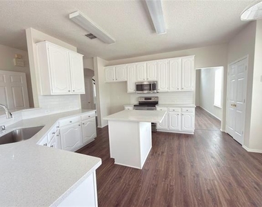 1196 Winnipeg Drive - Photo Thumbnail 13