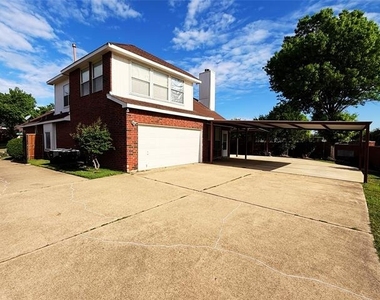 1196 Winnipeg Drive - Photo Thumbnail 3