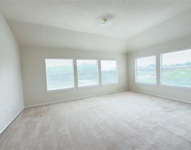 1196 Winnipeg Drive - Photo Thumbnail 22