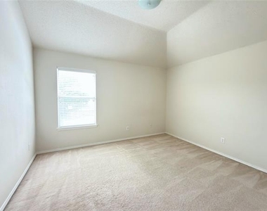 1196 Winnipeg Drive - Photo Thumbnail 25