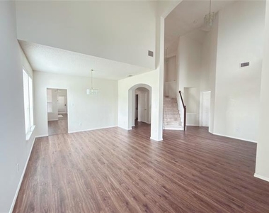1196 Winnipeg Drive - Photo Thumbnail 6
