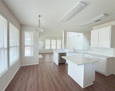 1196 Winnipeg Drive - Photo Thumbnail 16