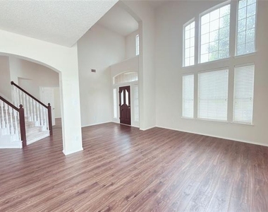 1196 Winnipeg Drive - Photo Thumbnail 7