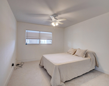 468 Saxony Way - Photo Thumbnail 8