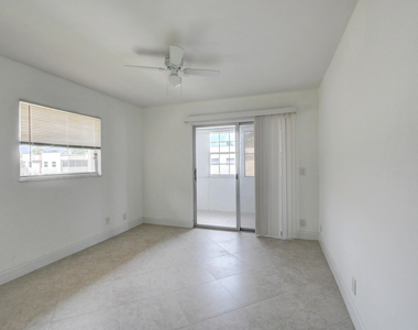 468 Saxony Way - Photo Thumbnail 9