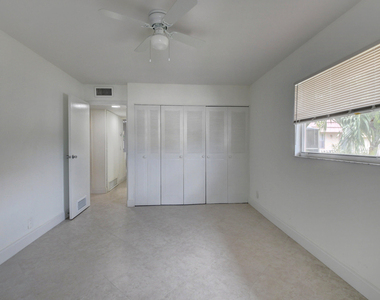 468 Saxony Way - Photo Thumbnail 10