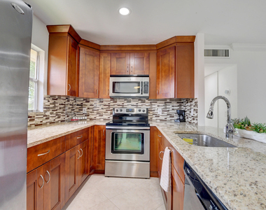 468 Saxony Way - Photo Thumbnail 1