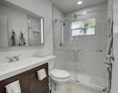 468 Saxony Way - Photo Thumbnail 4