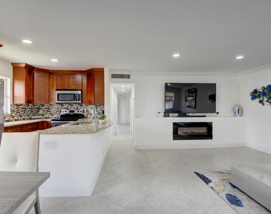 468 Saxony Way - Photo Thumbnail 2