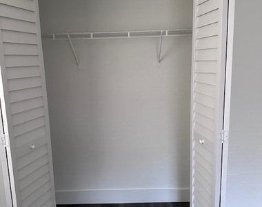 1616 Nw 5th Street - Photo Thumbnail 11