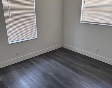 1616 Nw 5th Street - Photo Thumbnail 12