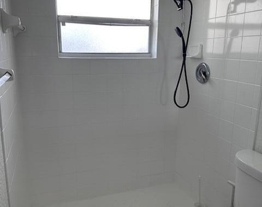 1616 Nw 5th Street - Photo Thumbnail 8