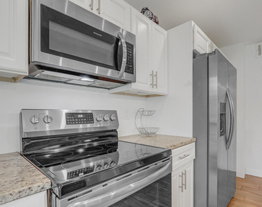 632 Brackenwood Cove - Photo Thumbnail 9