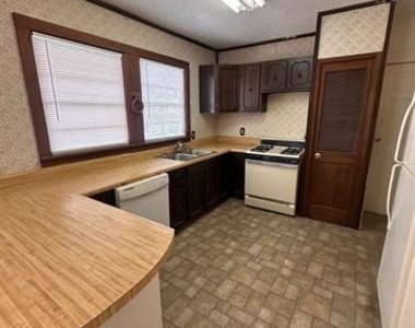342 Prospect Street - Photo Thumbnail 3