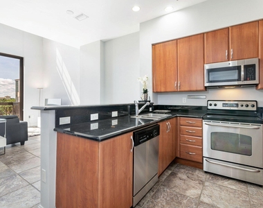 801 S Olive Avenue - Photo Thumbnail 6