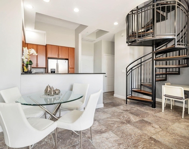 801 S Olive Avenue - Photo Thumbnail 3