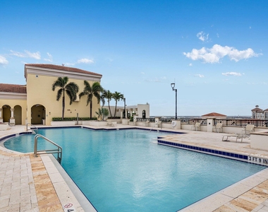801 S Olive Avenue - Photo Thumbnail 13