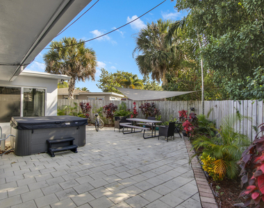 466 Tequesta Drive - Photo Thumbnail 18