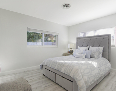 466 Tequesta Drive - Photo Thumbnail 7