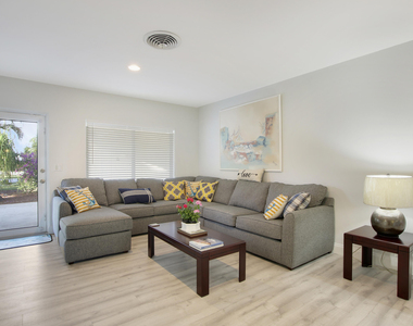466 Tequesta Drive - Photo Thumbnail 2