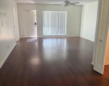1151 Ne 26th Avenue - Photo Thumbnail 4
