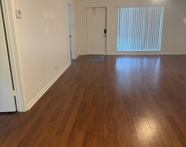 1151 Ne 26th Avenue - Photo Thumbnail 1