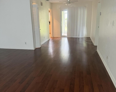 1151 Ne 26th Avenue - Photo Thumbnail 3