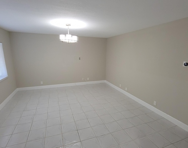 6289 Lear Drive - Photo Thumbnail 2