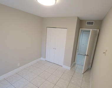 6289 Lear Drive - Photo Thumbnail 5