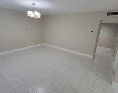 6289 Lear Drive - Photo Thumbnail 3