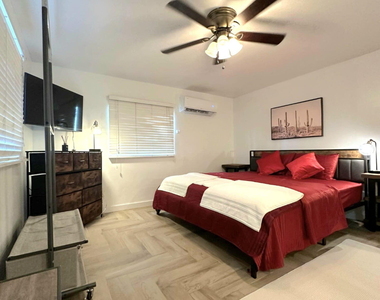 1211 Ne 15th Avenue - Photo Thumbnail 3