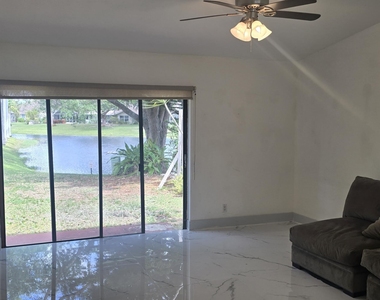5161 Nw 11th Lane - Photo Thumbnail 6