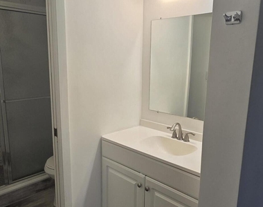 5161 Nw 11th Lane - Photo Thumbnail 11