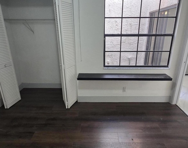 5161 Nw 11th Lane - Photo Thumbnail 14