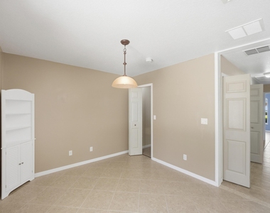 1707 Se Manth Lane - Photo Thumbnail 35