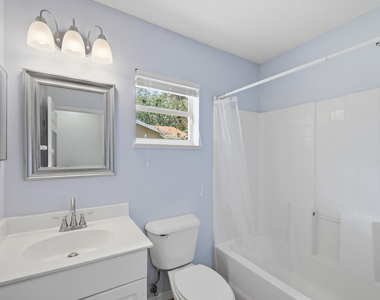 1707 Se Manth Lane - Photo Thumbnail 2