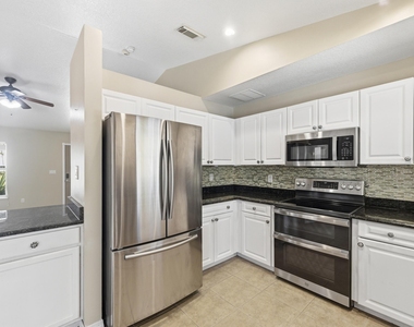 1707 Se Manth Lane - Photo Thumbnail 8