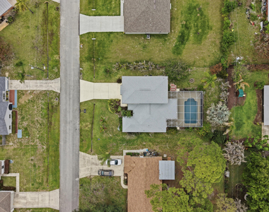 1707 Se Manth Lane - Photo Thumbnail 27