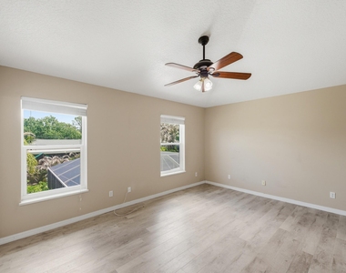 1707 Se Manth Lane - Photo Thumbnail 40