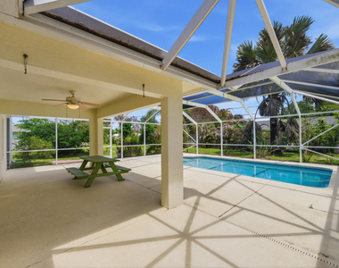 1707 Se Manth Lane - Photo Thumbnail 14