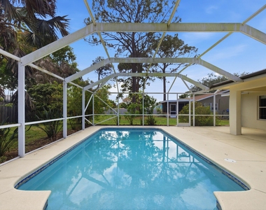 1707 Se Manth Lane - Photo Thumbnail 13