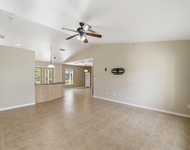 1707 Se Manth Lane - Photo Thumbnail 34
