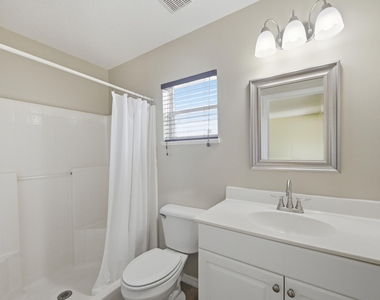 1707 Se Manth Lane - Photo Thumbnail 9