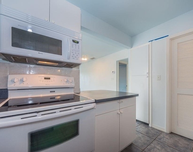 1315 Bayshore Drive - Photo Thumbnail 6