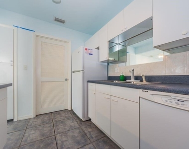 1315 Bayshore Drive - Photo Thumbnail 5