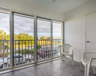 1315 Bayshore Drive - Photo Thumbnail 13