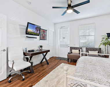 116 Caravelle Drive - Photo Thumbnail 14