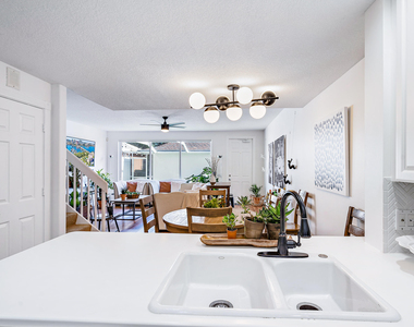 116 Caravelle Drive - Photo Thumbnail 7