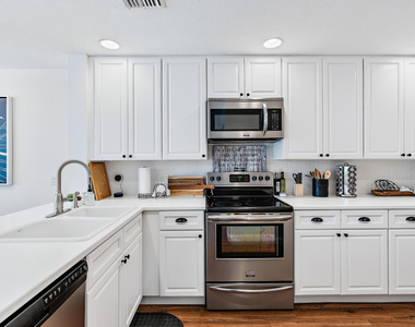 116 Caravelle Drive - Photo Thumbnail 6