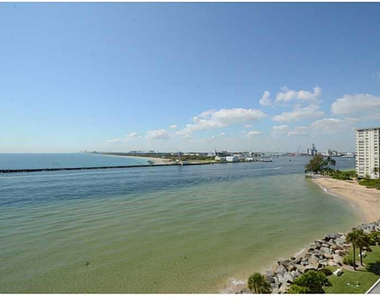 2200 S Ocean Lane - Photo Thumbnail 21